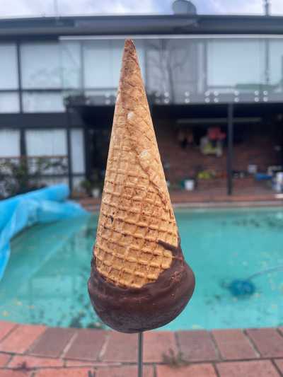 Upside down choc top