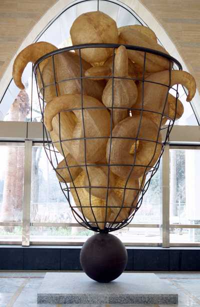 Curvy sculptures in a basket