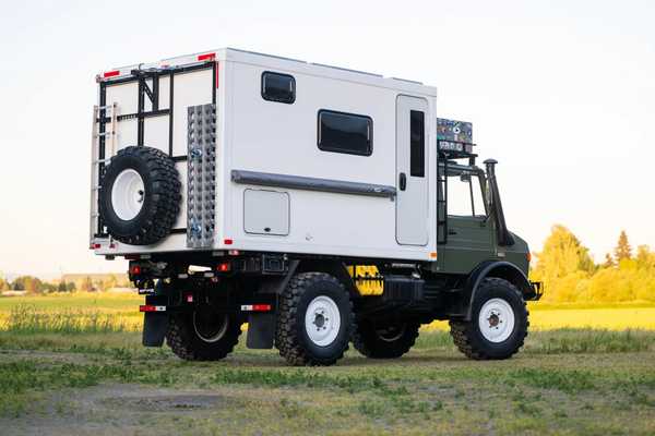 Rear view of the Unimog U1300L