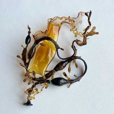 Glass sculpture in the shape of seaweed